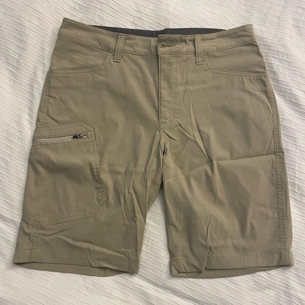 Eddie Bauer Tan Shorts Men size 32